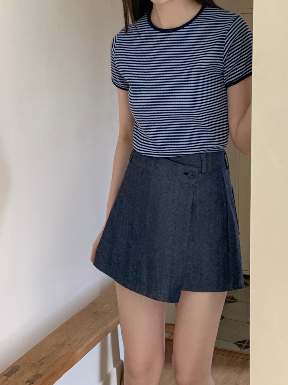 반팔 티셔츠 모델 착용 이미지-S1L13