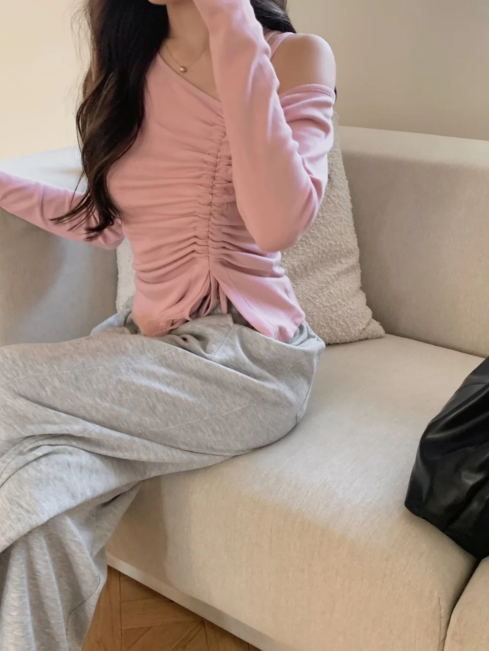 긴팔 티셔츠 모델 착용 이미지-S1L34