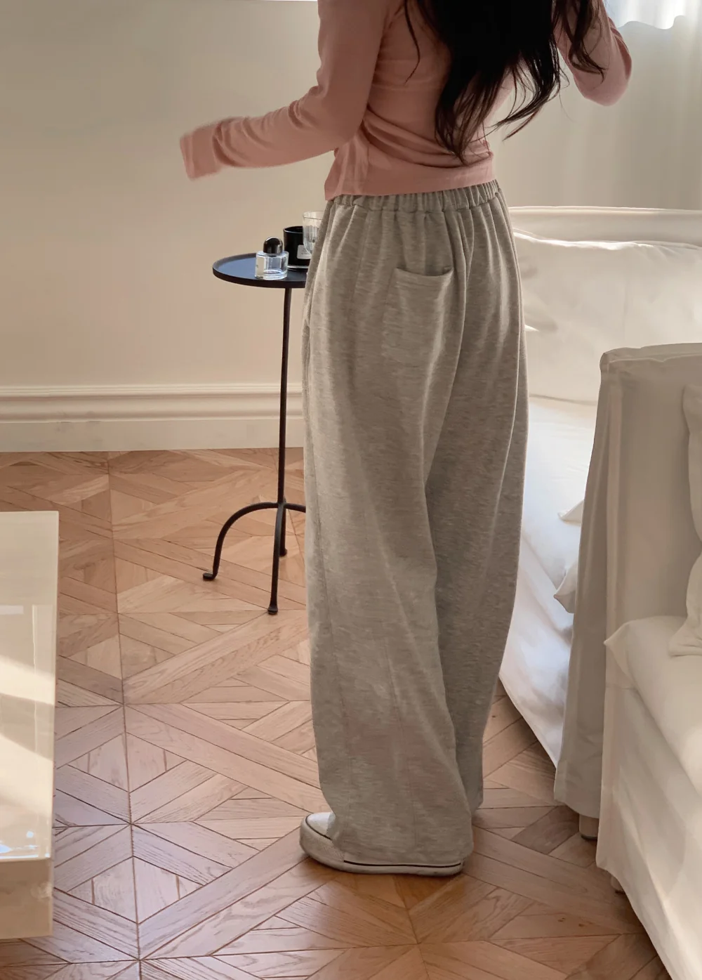 긴팔 티셔츠 모델 착용 이미지-S1L36