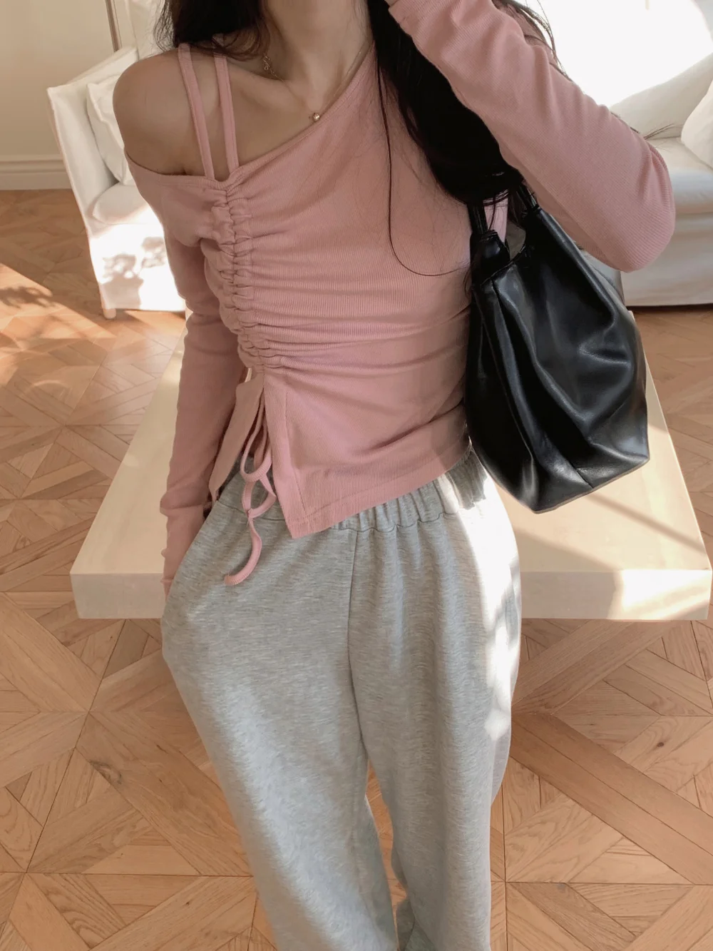 긴팔 티셔츠 모델 착용 이미지-S1L41