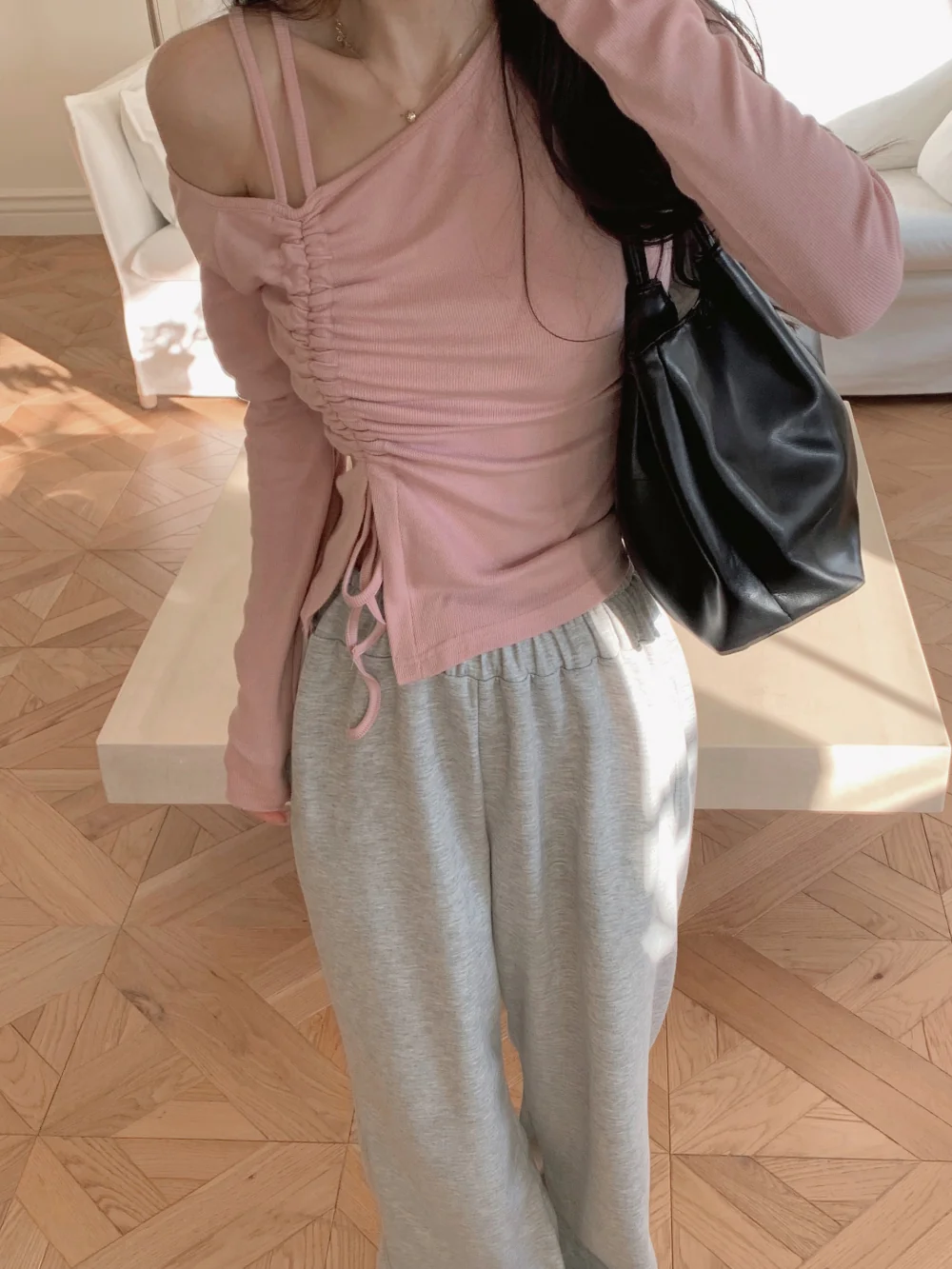 긴팔 티셔츠 모델 착용 이미지-S1L42