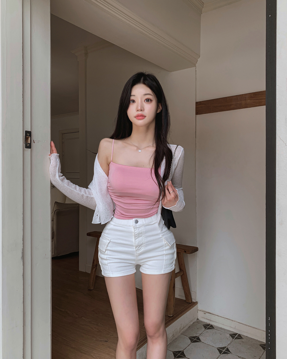 민소매 모델 착용 이미지-S1L171