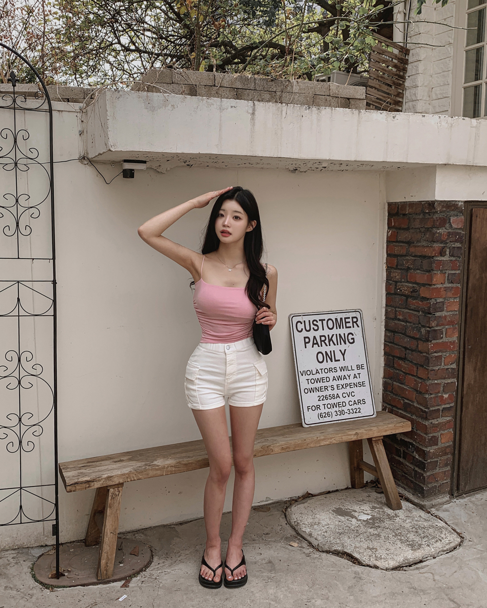 민소매 모델 착용 이미지-S1L186