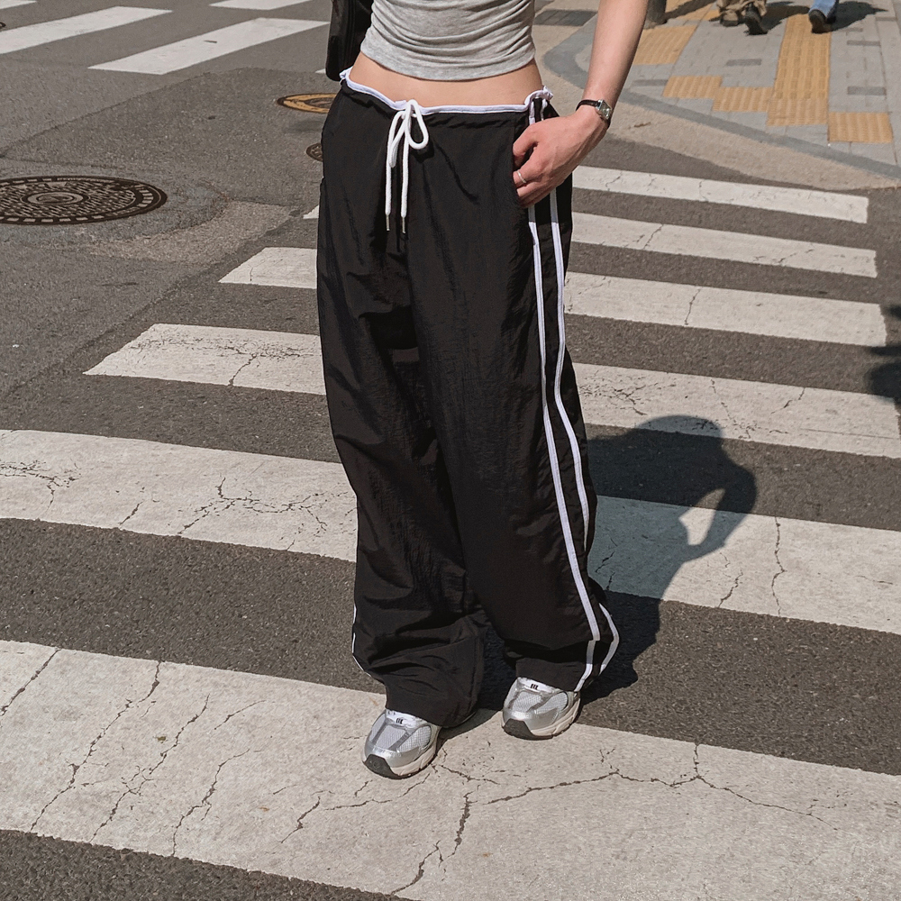 민소매 모델 착용 이미지-S1L51