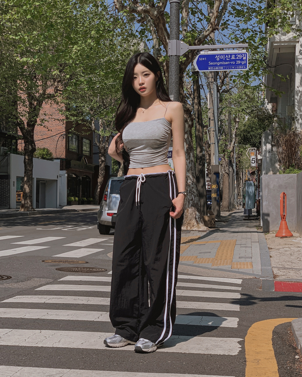 민소매 모델 착용 이미지-S1L49