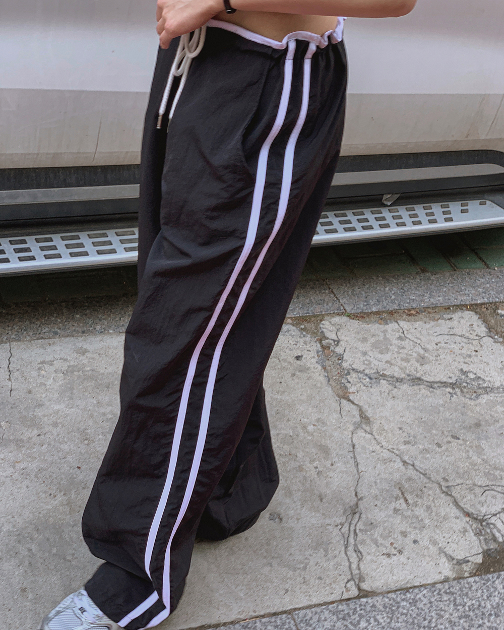 민소매 모델 착용 이미지-S1L60