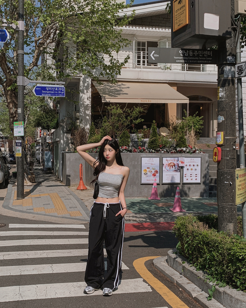 민소매 모델 착용 이미지-S1L64