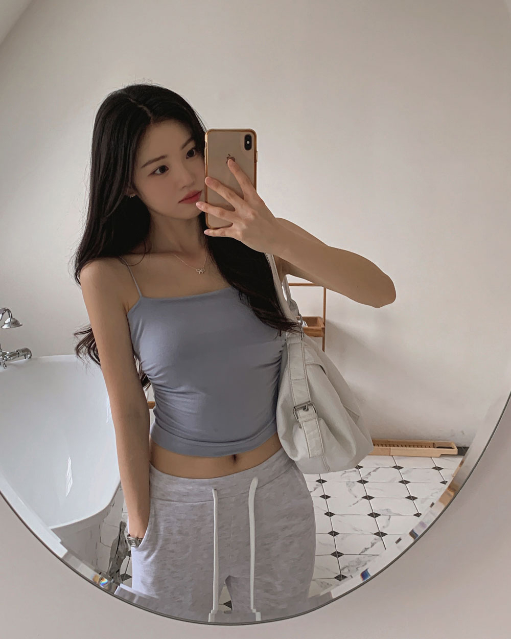 민소매 모델 착용 이미지-S1L124