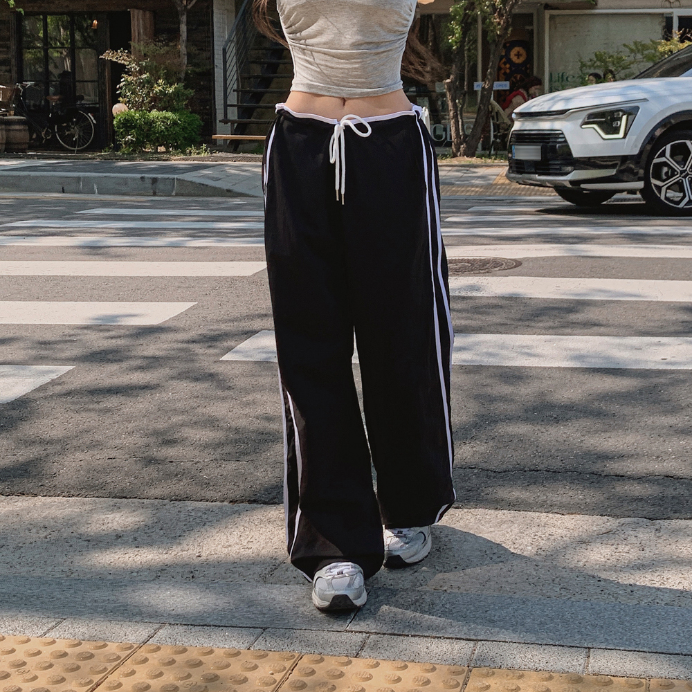 민소매 모델 착용 이미지-S1L72