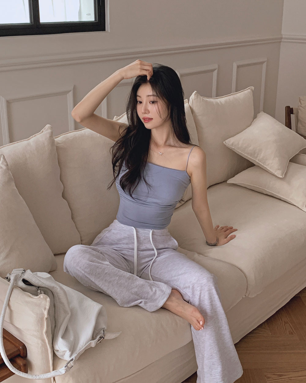 민소매 모델 착용 이미지-S1L132