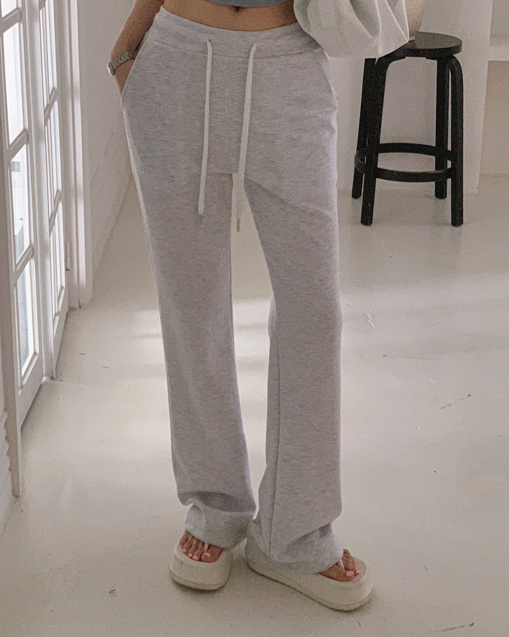 민소매 모델 착용 이미지-S1L127