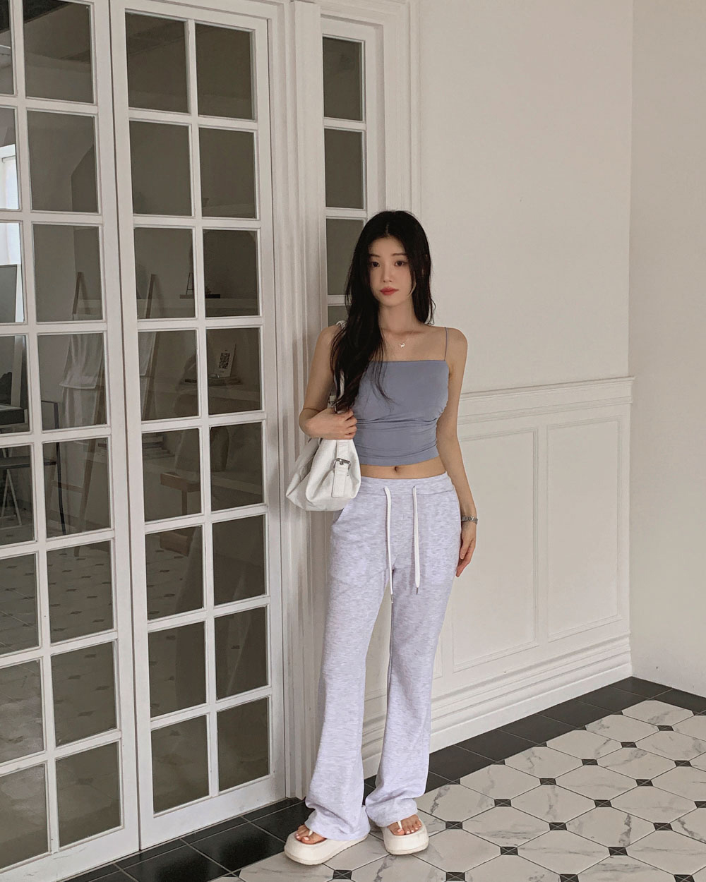 민소매 모델 착용 이미지-S1L145