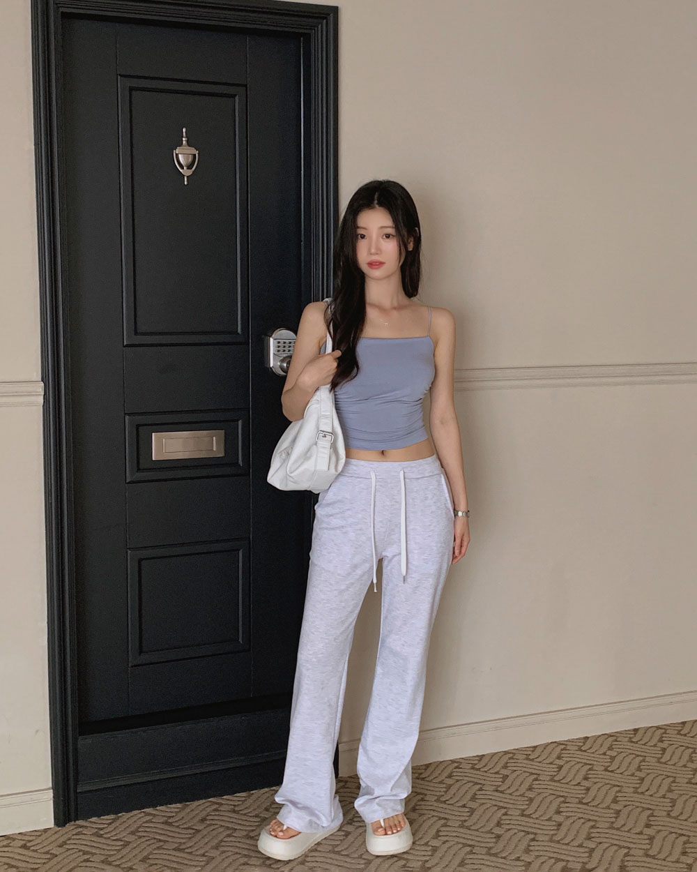 민소매 모델 착용 이미지-S1L142