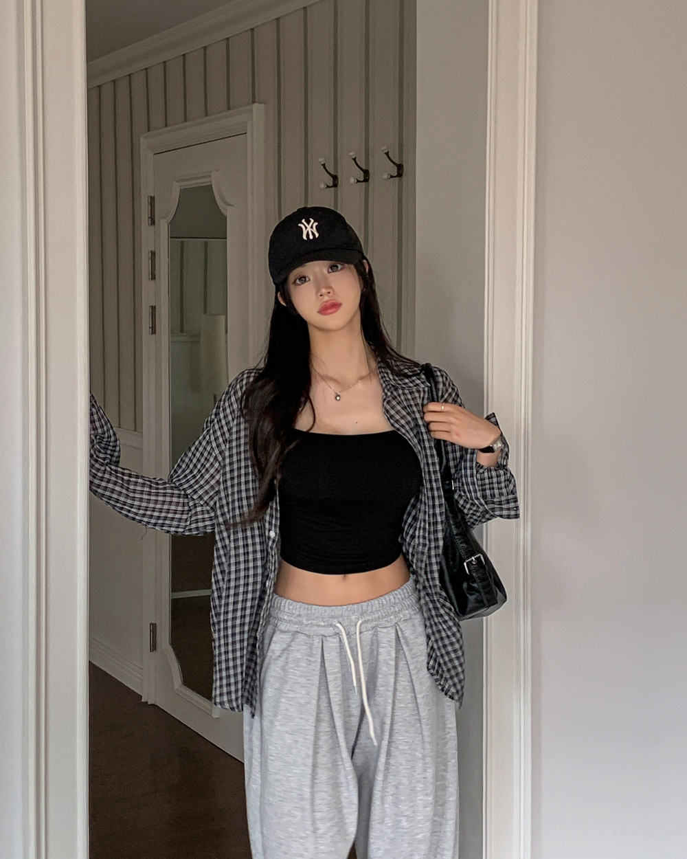 민소매 모델 착용 이미지-S1L78