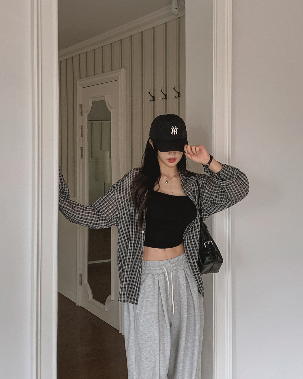 민소매 모델 착용 이미지-S1L79