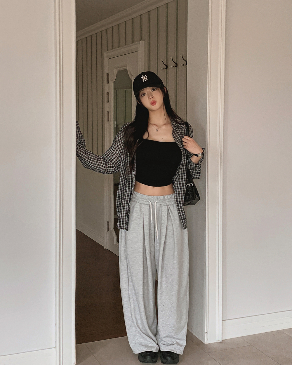 민소매 모델 착용 이미지-S1L80