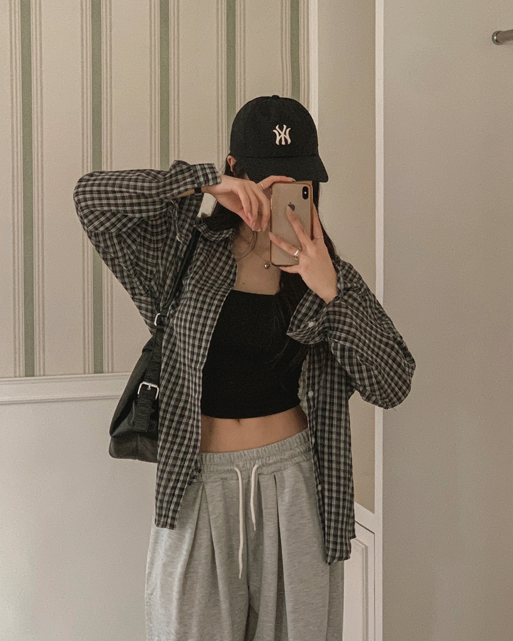 민소매 모델 착용 이미지-S1L83