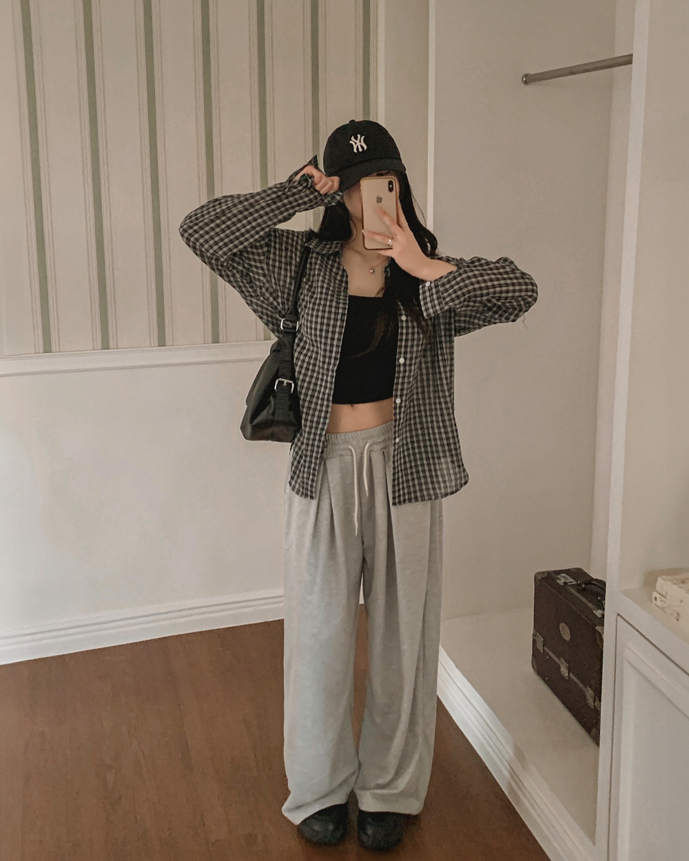 민소매 모델 착용 이미지-S1L82