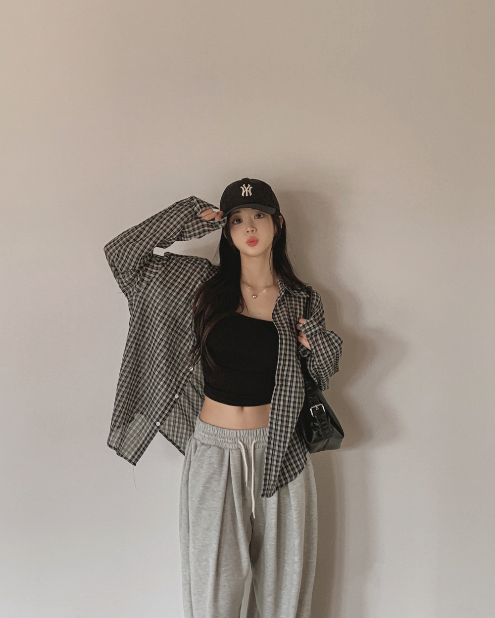 민소매 모델 착용 이미지-S1L87