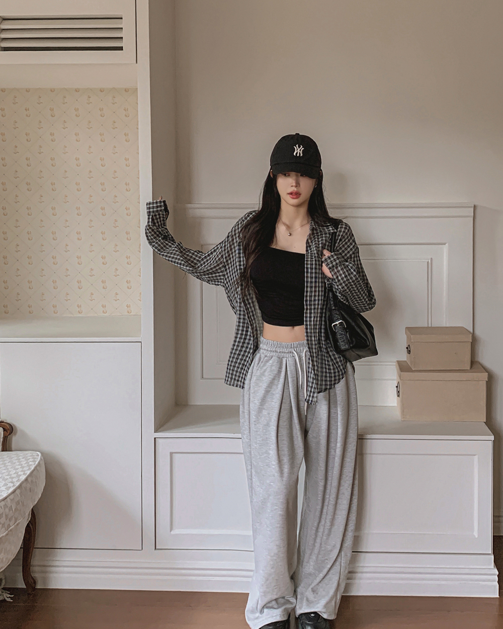 민소매 모델 착용 이미지-S1L94