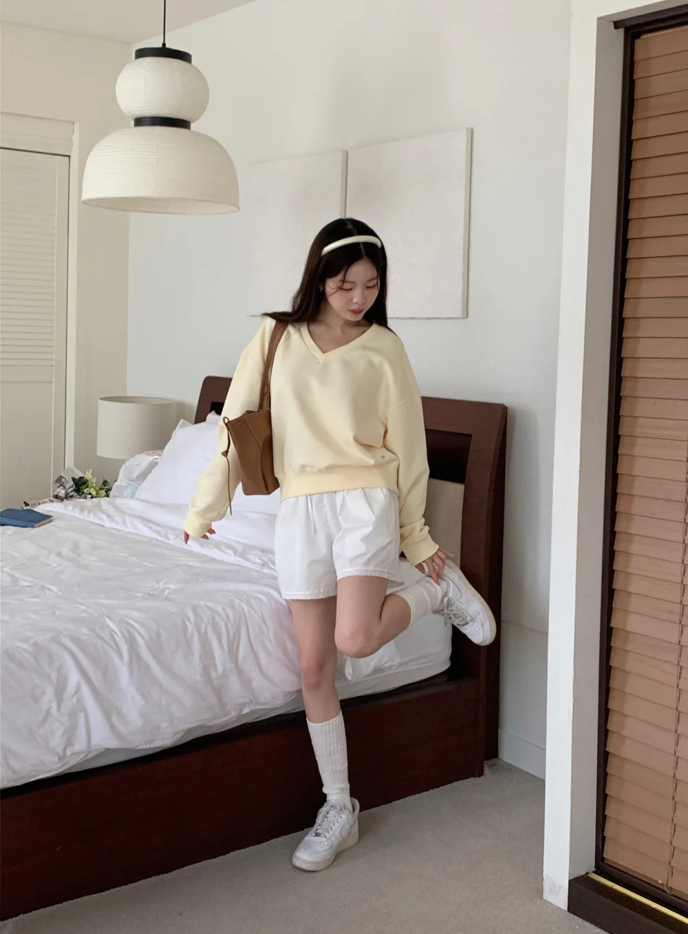 긴팔 티셔츠 모델 착용 이미지-S1L63