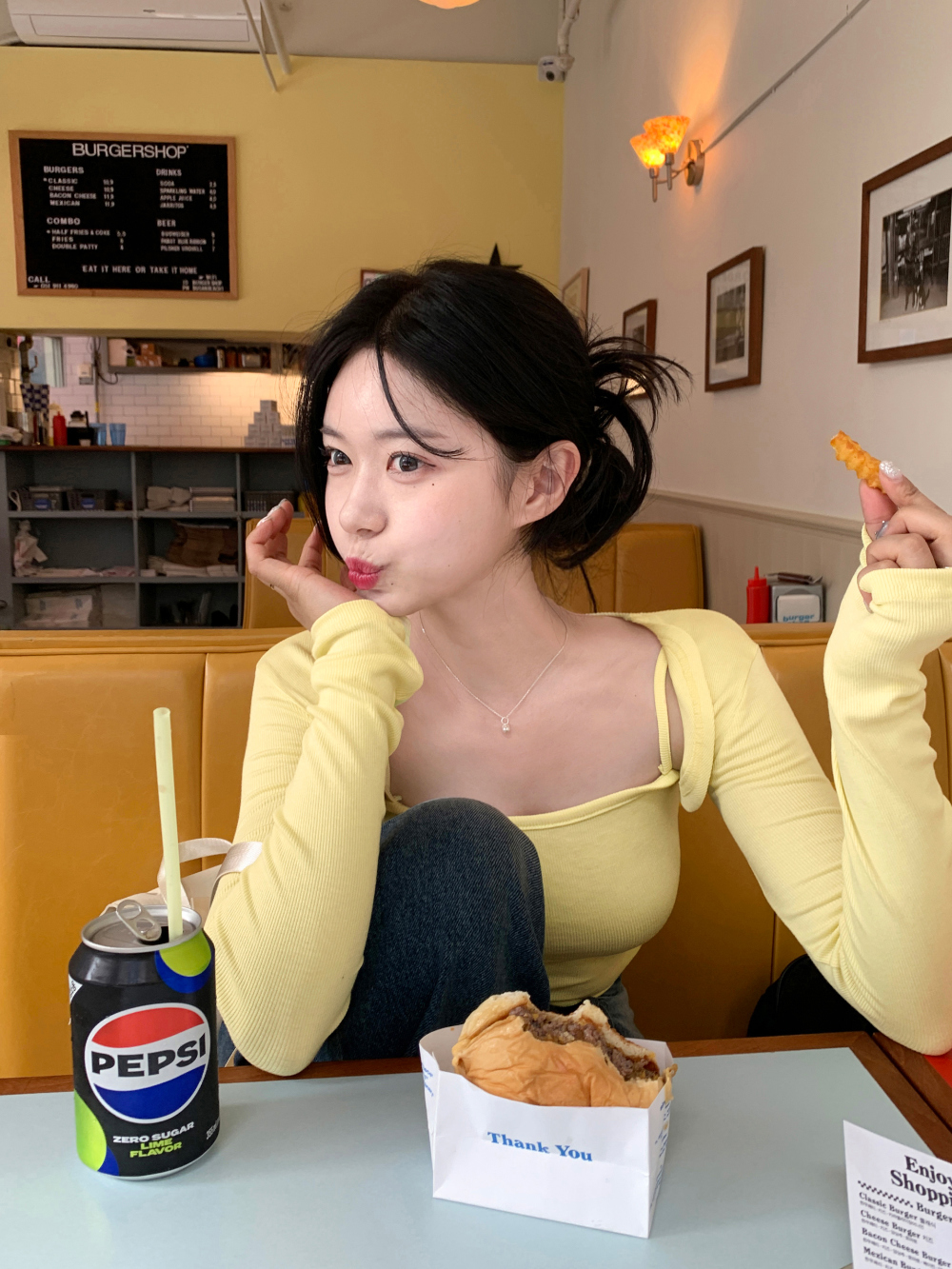 바지 모델 착용 이미지-S20L10