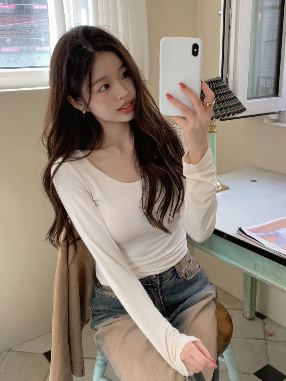 긴팔 티셔츠 모델 착용 이미지-S1L43