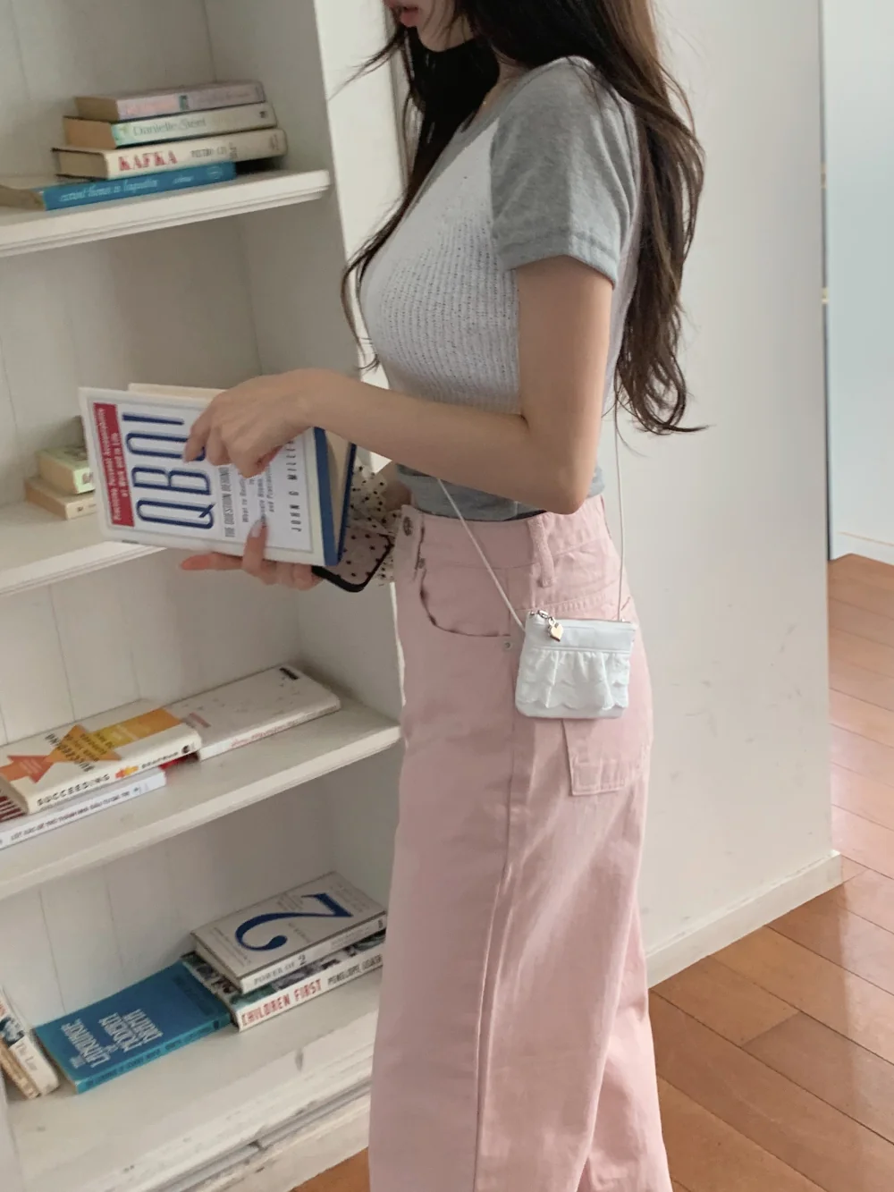 반팔 티셔츠 모델 착용 이미지-S3L8