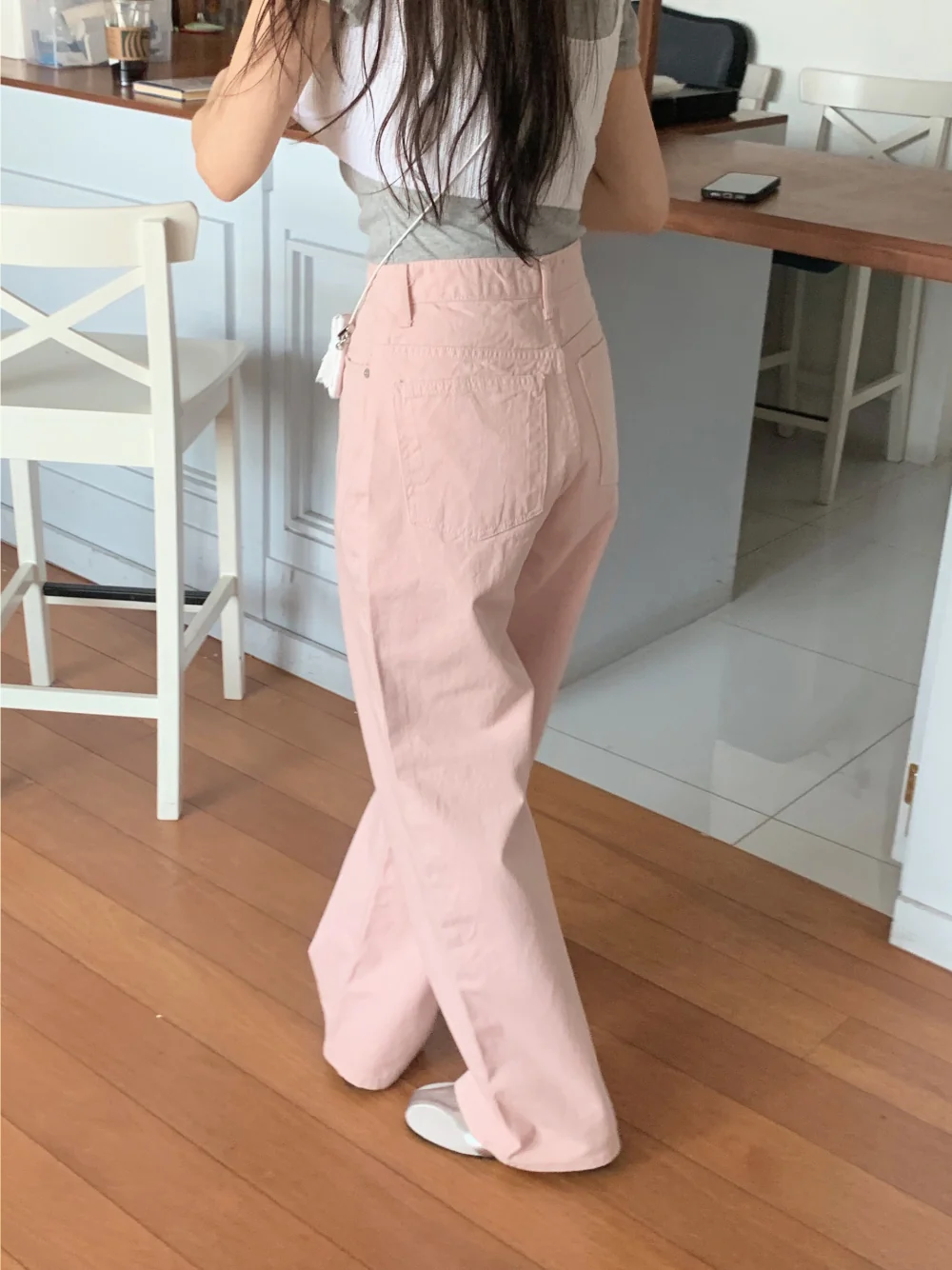 반팔 티셔츠 모델 착용 이미지-S3L10