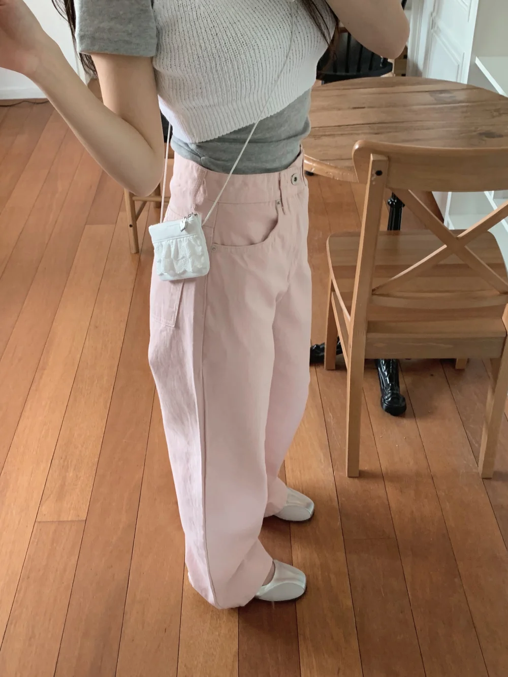 반팔 티셔츠 모델 착용 이미지-S3L16