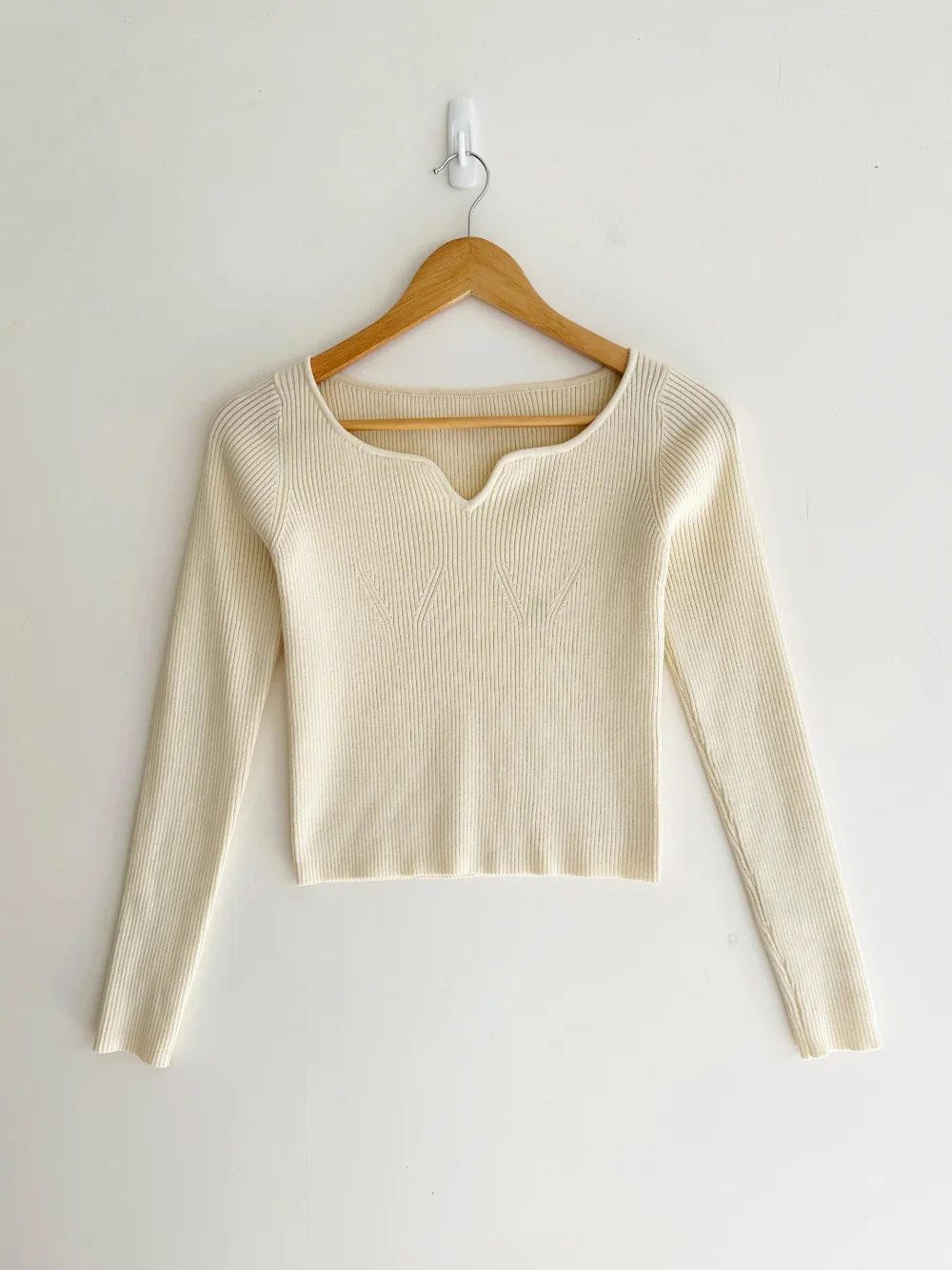 긴팔 티셔츠 크림 색상 이미지-S1L49