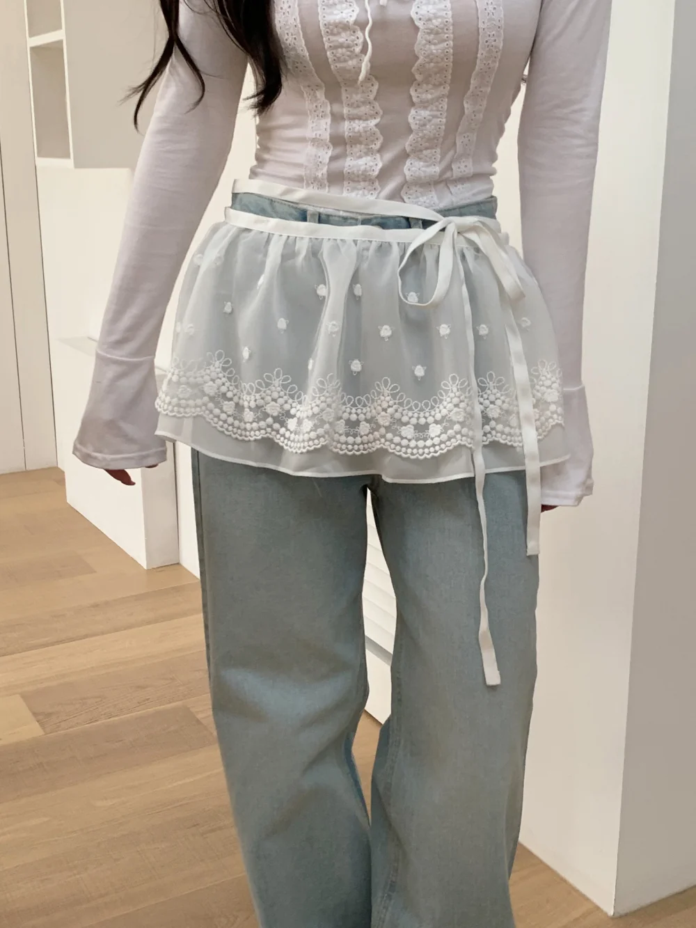 블라우스 모델 착용 이미지-S1L47