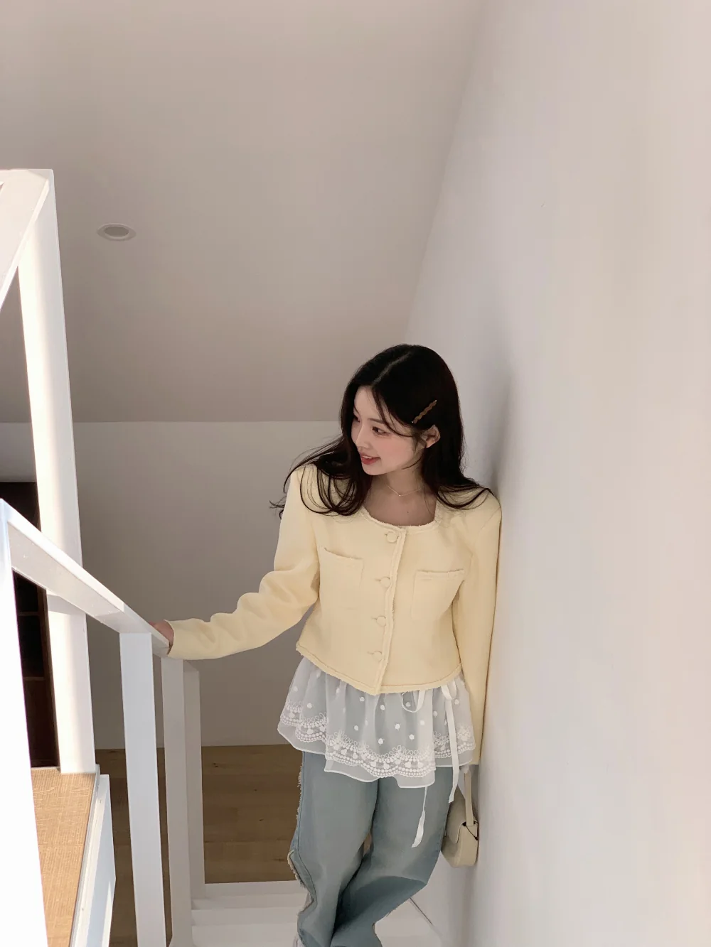 블라우스 모델 착용 이미지-S1L51