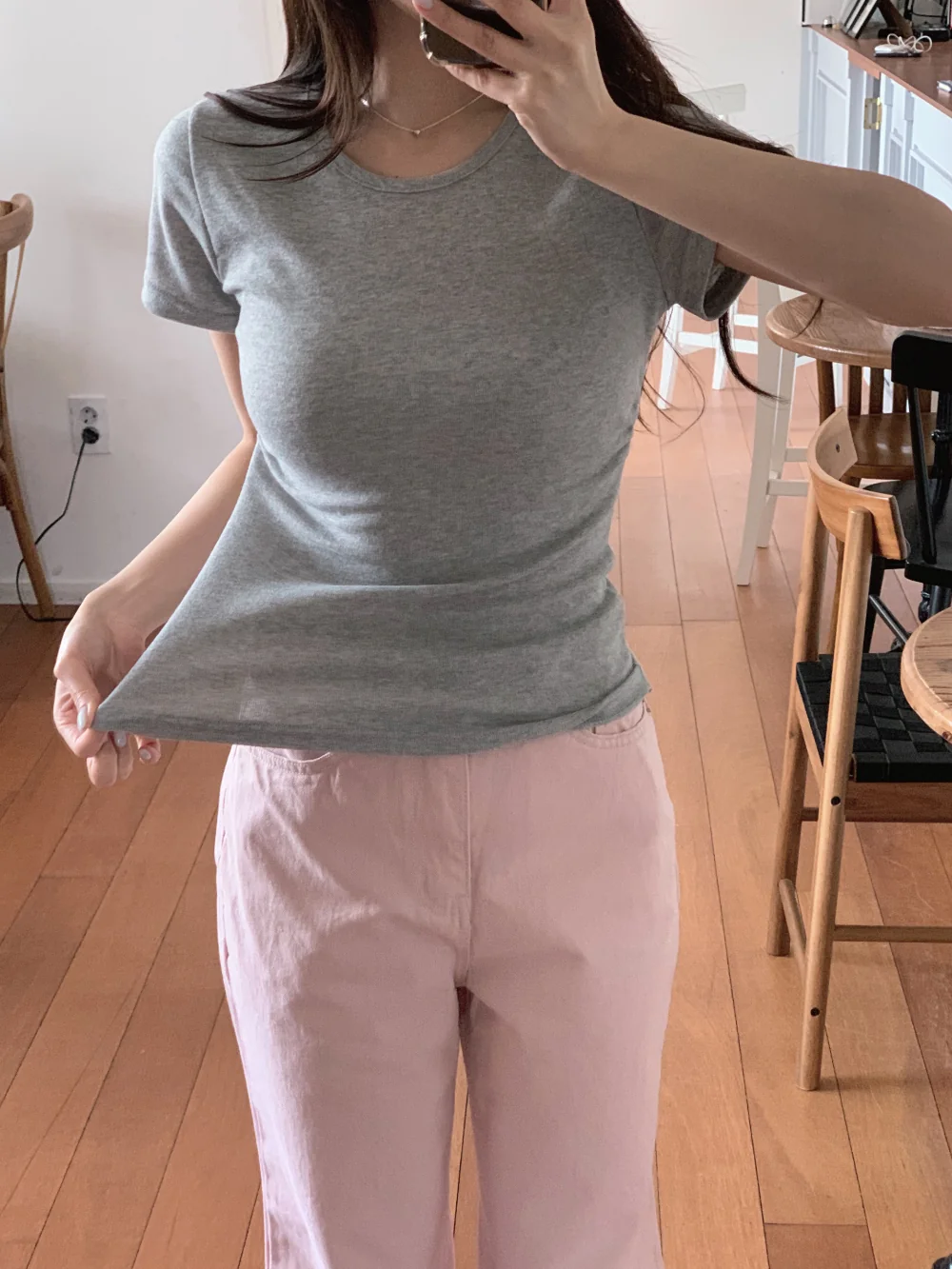 반팔 티셔츠 모델 착용 이미지-S4L11