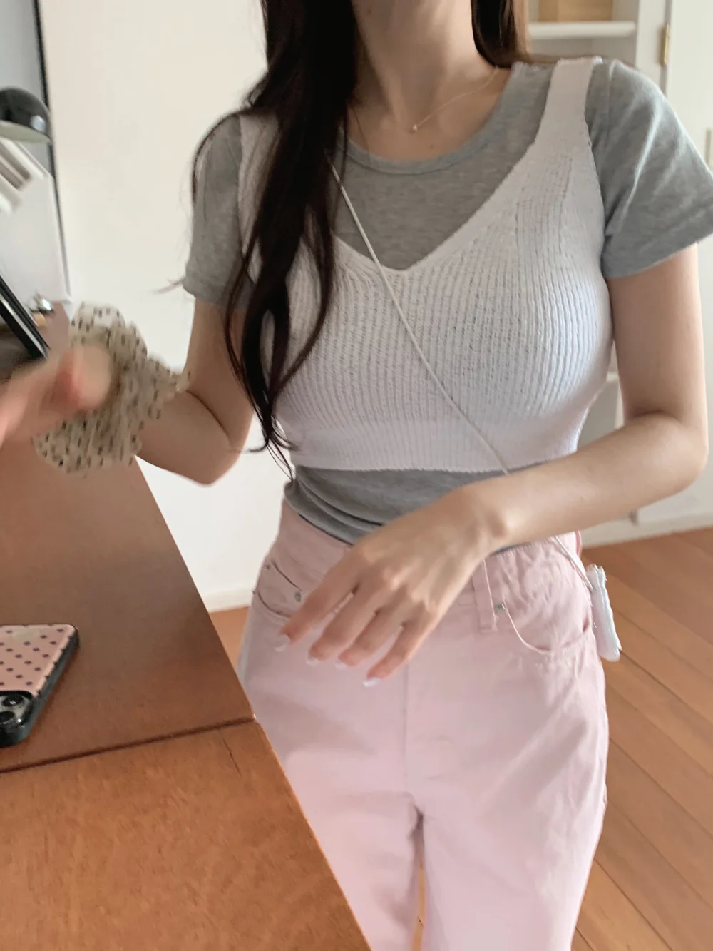 반팔 티셔츠 모델 착용 이미지-S4L17