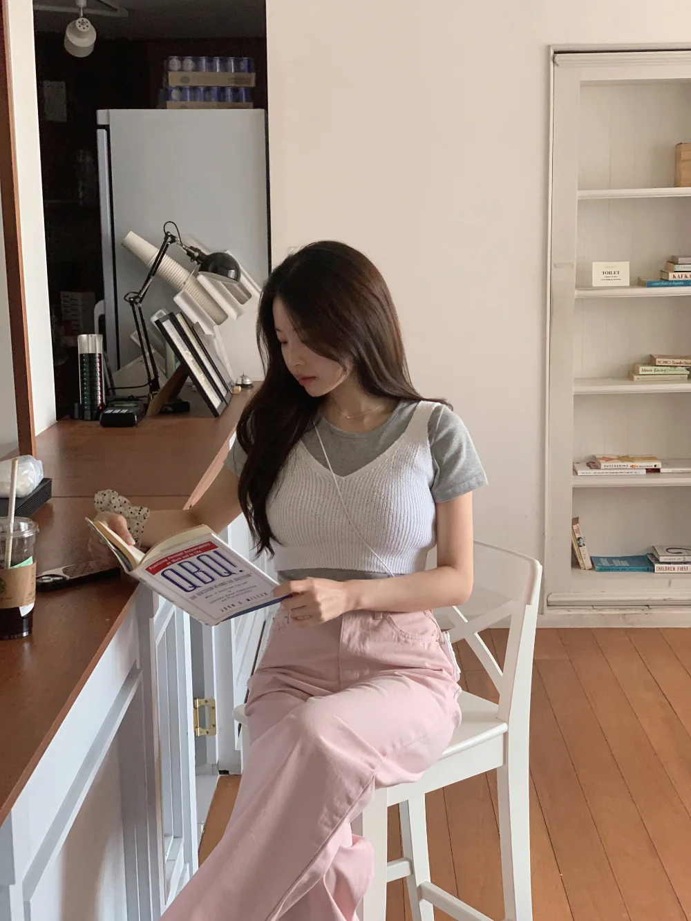 반팔 티셔츠 모델 착용 이미지-S5L7