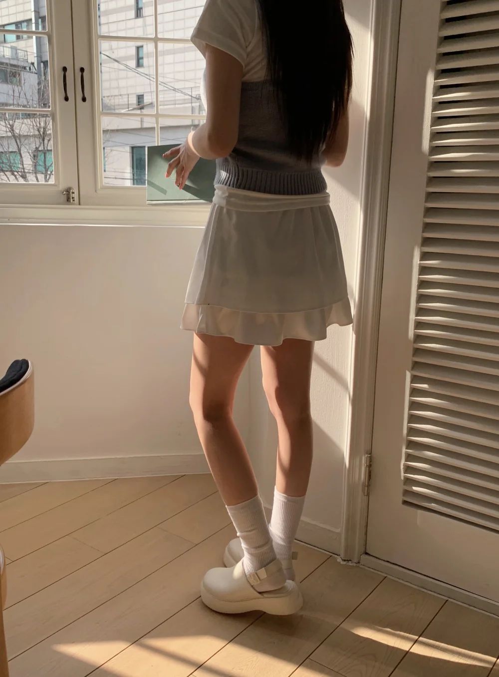 반팔 티셔츠 모델 착용 이미지-S1L44