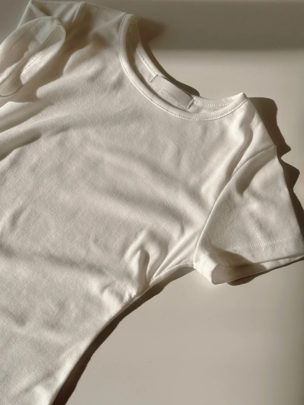 반팔 티셔츠 상품상세 이미지-S2L4