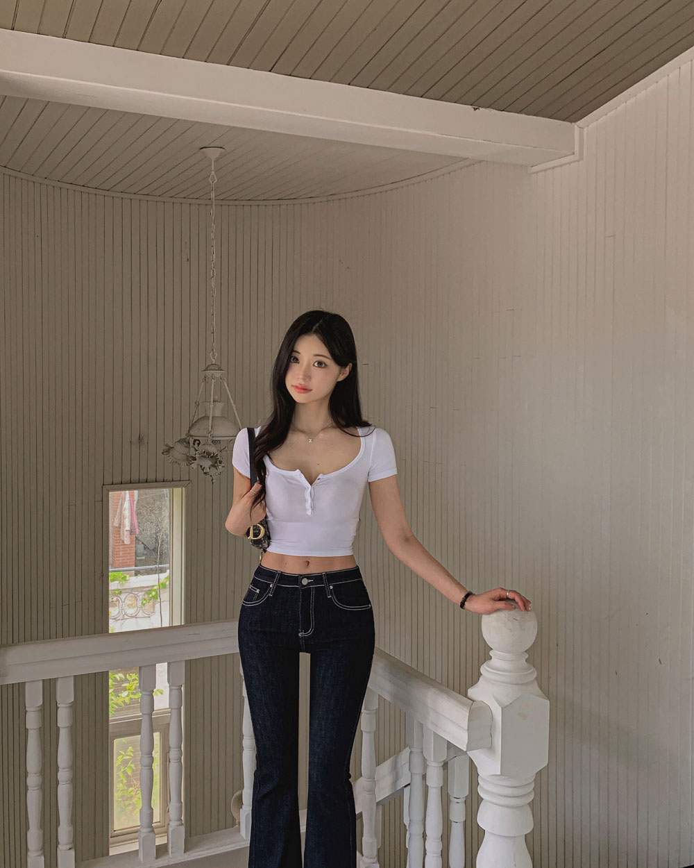 반팔 티셔츠 모델 착용 이미지-S4L10