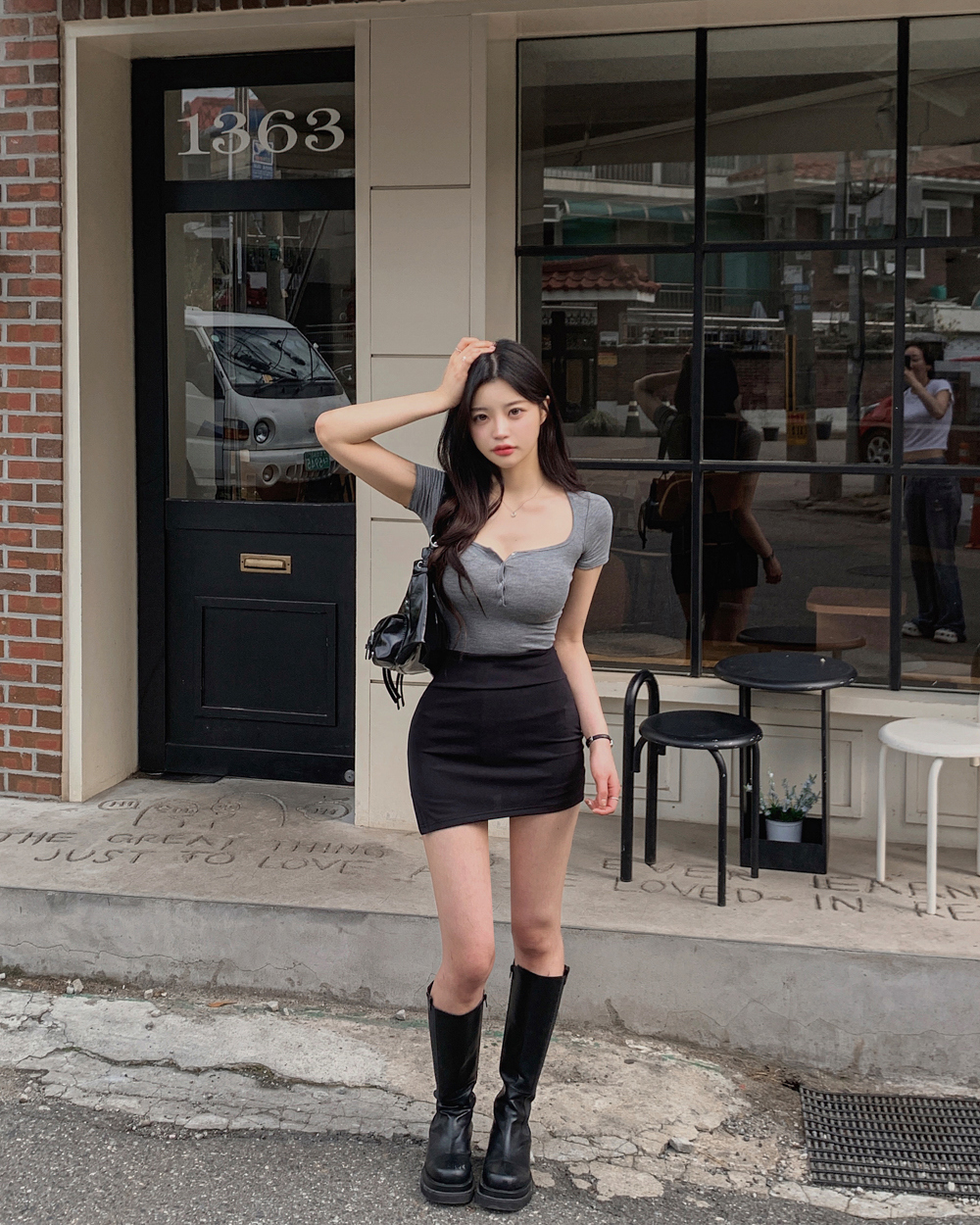 반팔 티셔츠 모델 착용 이미지-S1L63