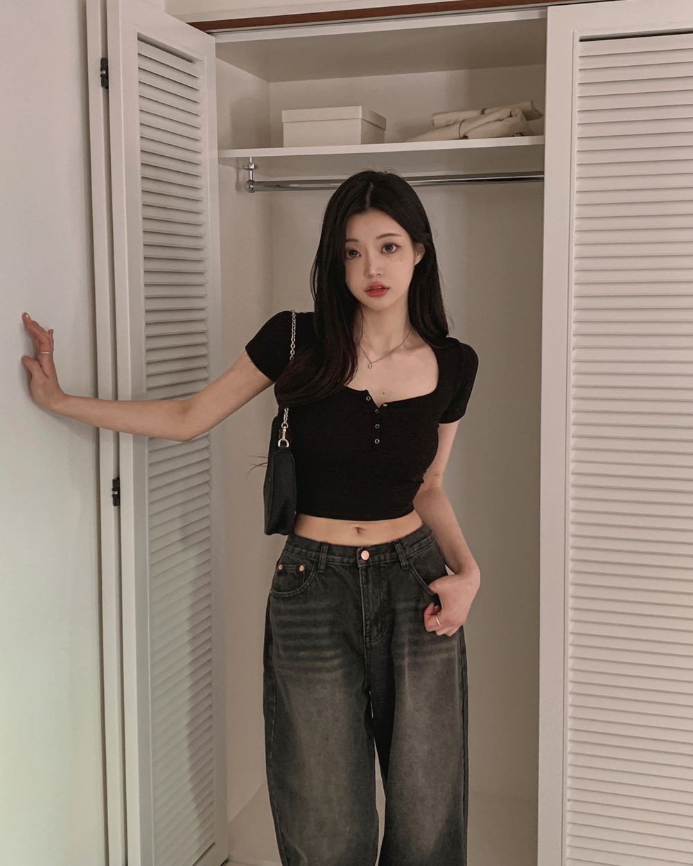 반팔 티셔츠 모델 착용 이미지-S1L82