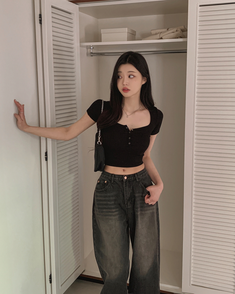 반팔 티셔츠 모델 착용 이미지-S1L81