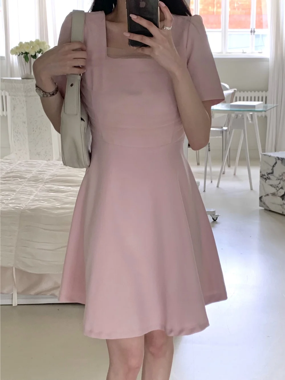 드레스 모델 착용 이미지-S1L5