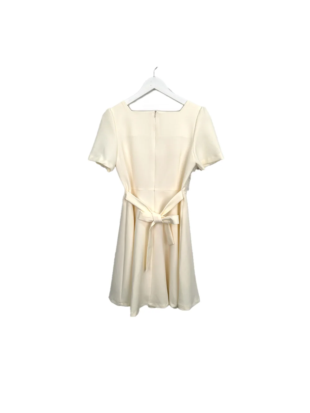 드레스 크림 색상 이미지-S4L7