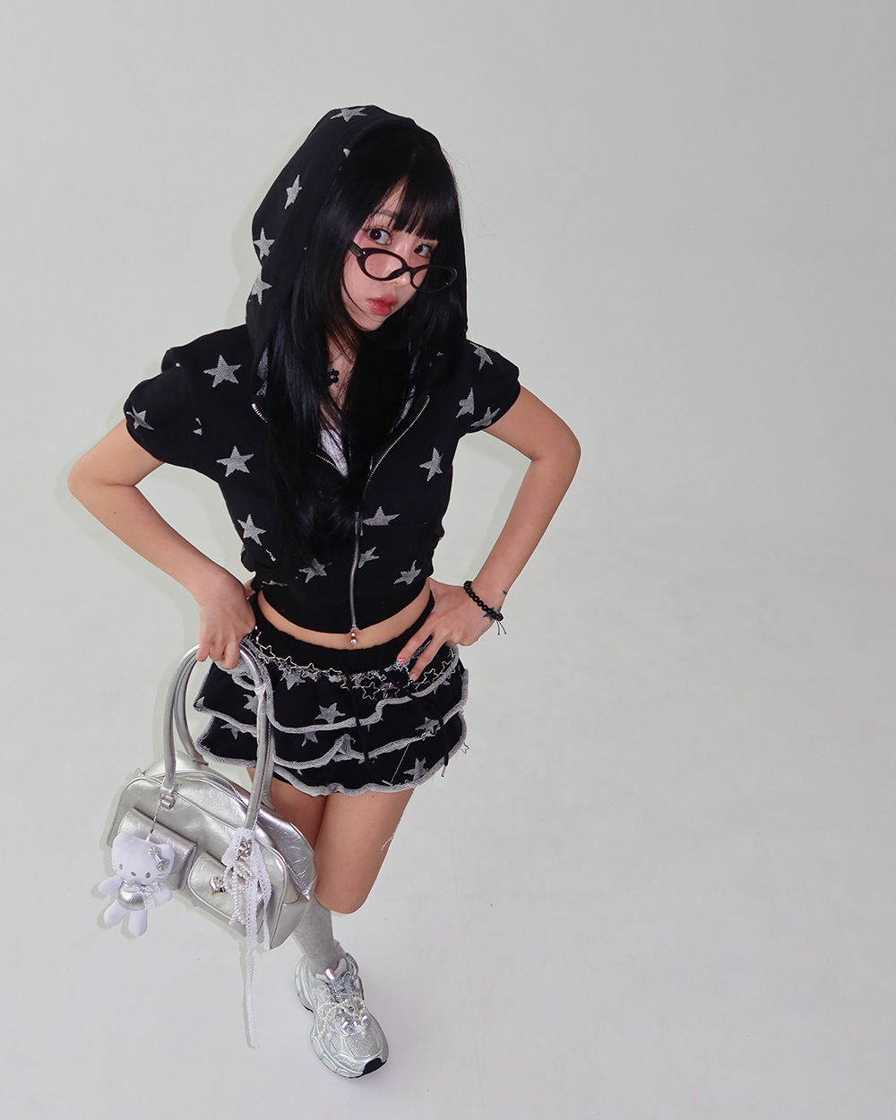 반바지 모델 착용 이미지-S1L51