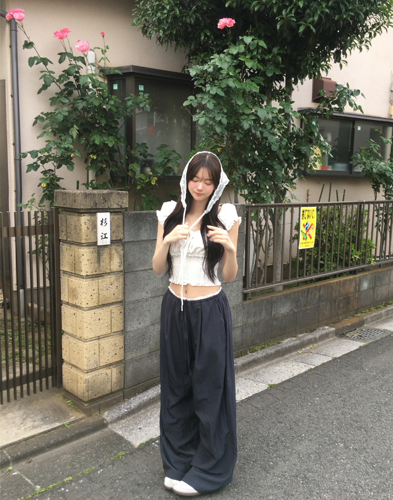 민소매 모델 착용 이미지-S1L6