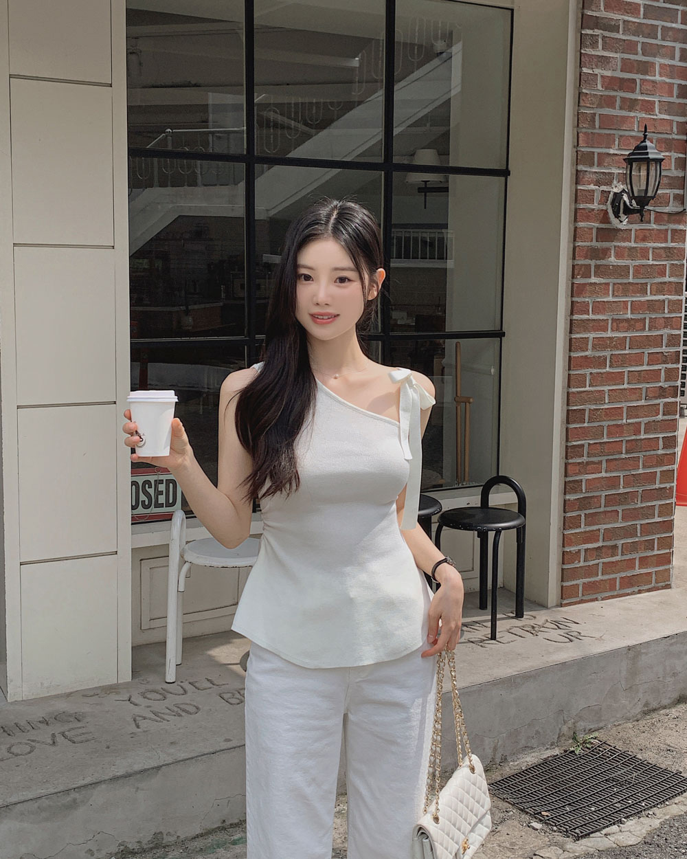 민소매 모델 착용 이미지-S1L26