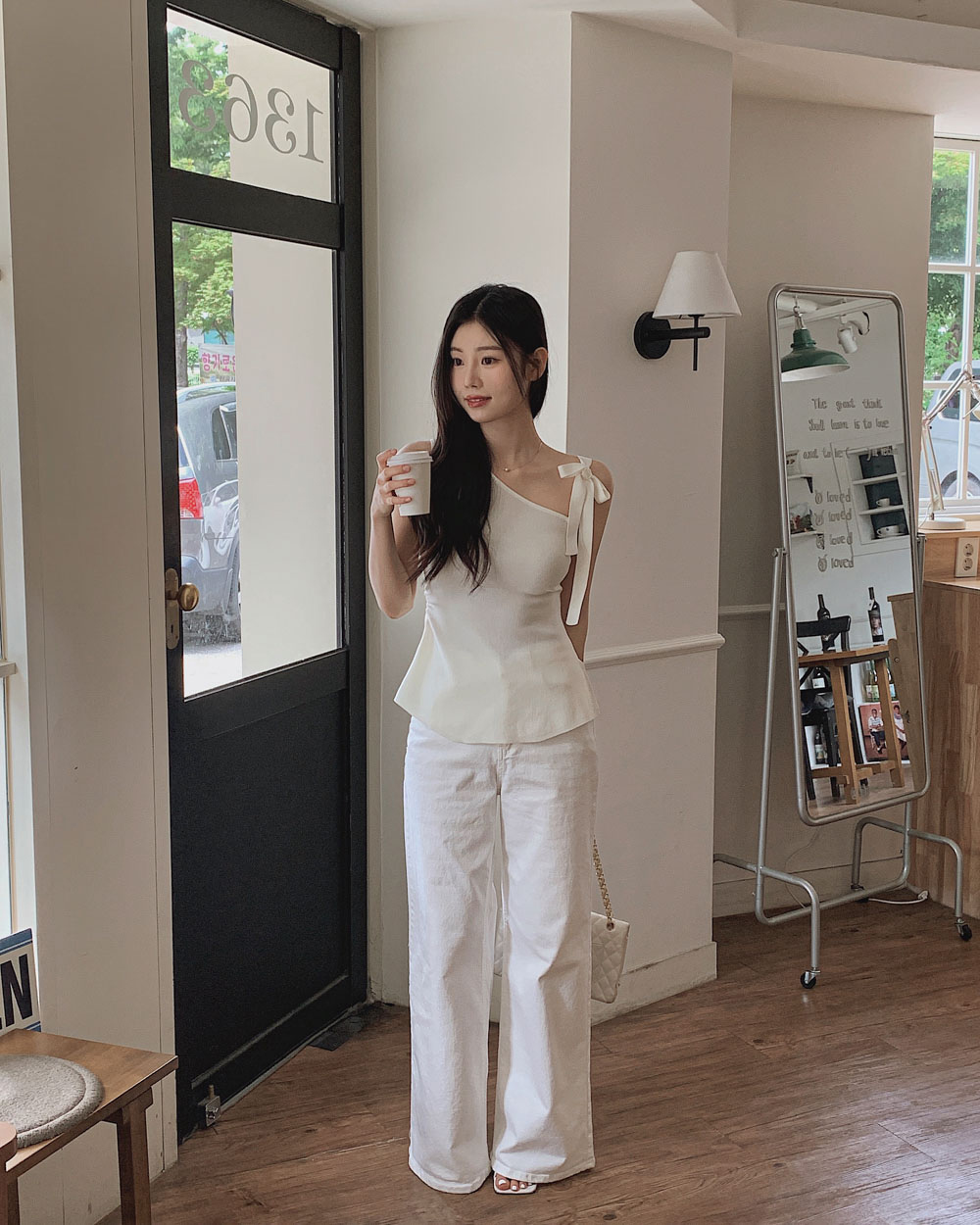 민소매 모델 착용 이미지-S1L38