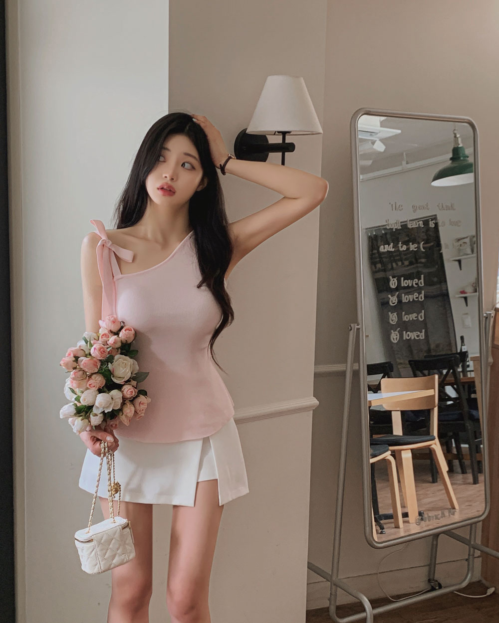 민소매 모델 착용 이미지-S1L64