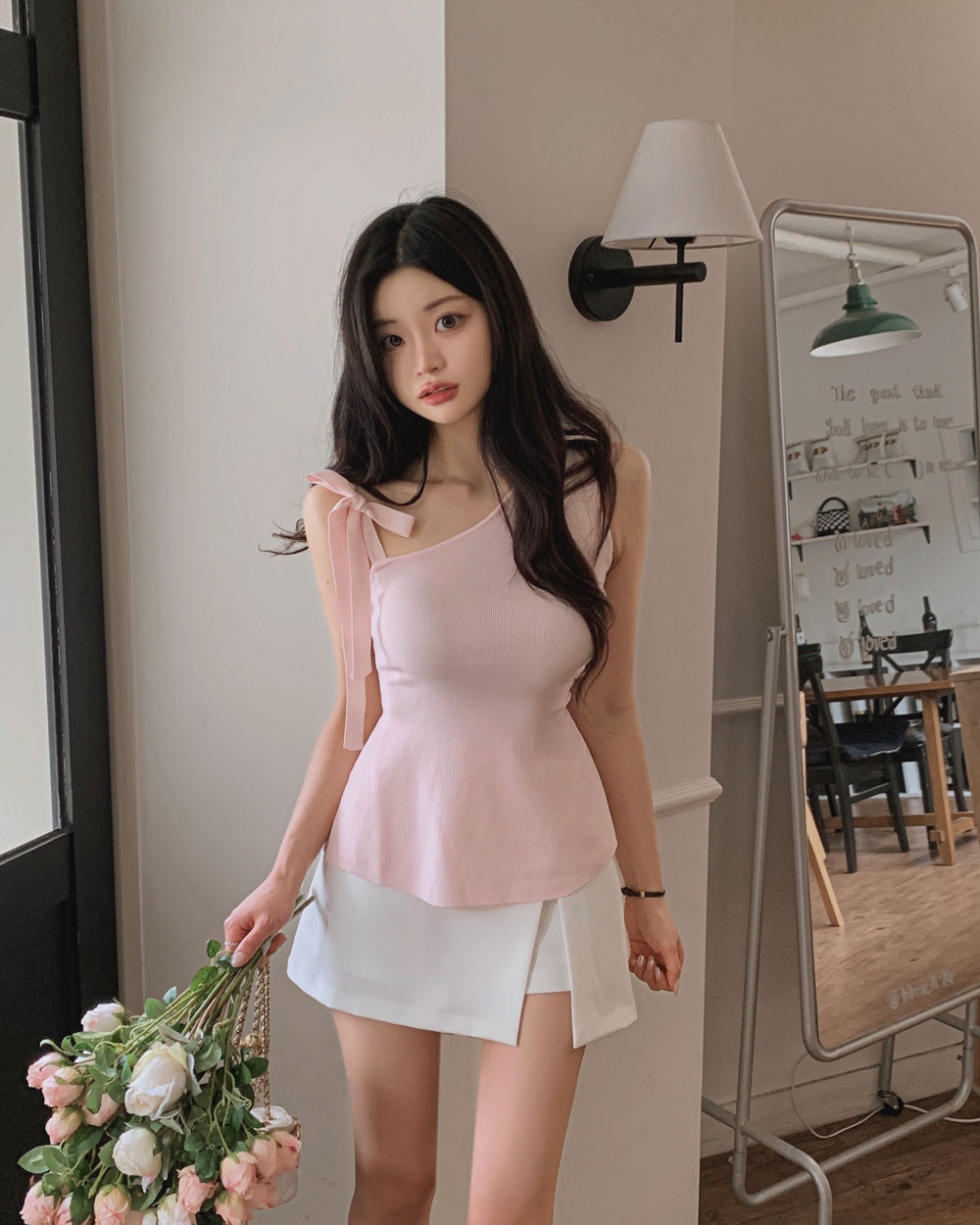민소매 모델 착용 이미지-S1L61